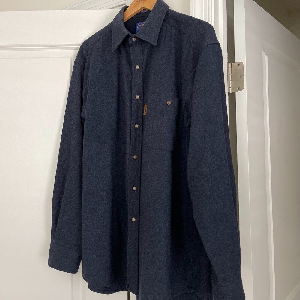 Pendleton Men's Solid Gray/Blue Elbow Patch Trail Shirt L